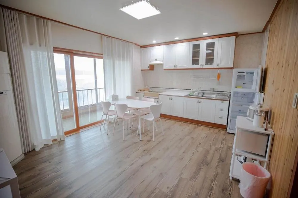 Jeju Ddoolle Pension